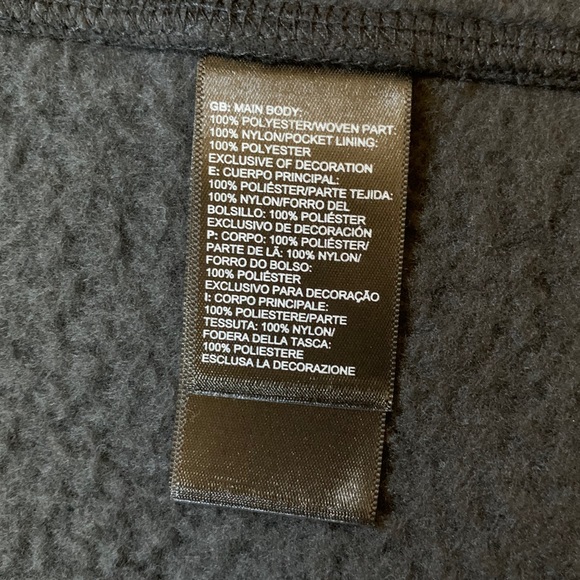 The North Face Men’s North Peak Black Fleece Vest - Picture 6 of 8